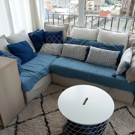 Gezellig Centraal Gelegen Penthouse 아파트 *