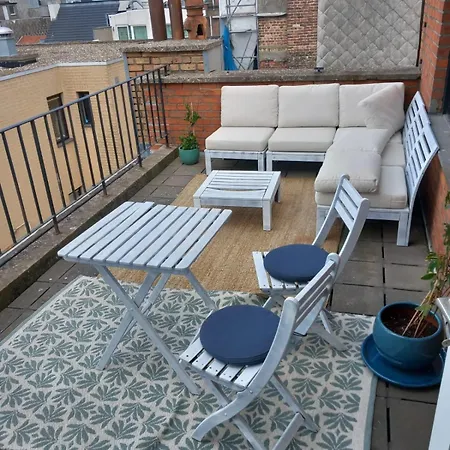 Gezellig Centraal Gelegen Penthouse شقة أوستيند
